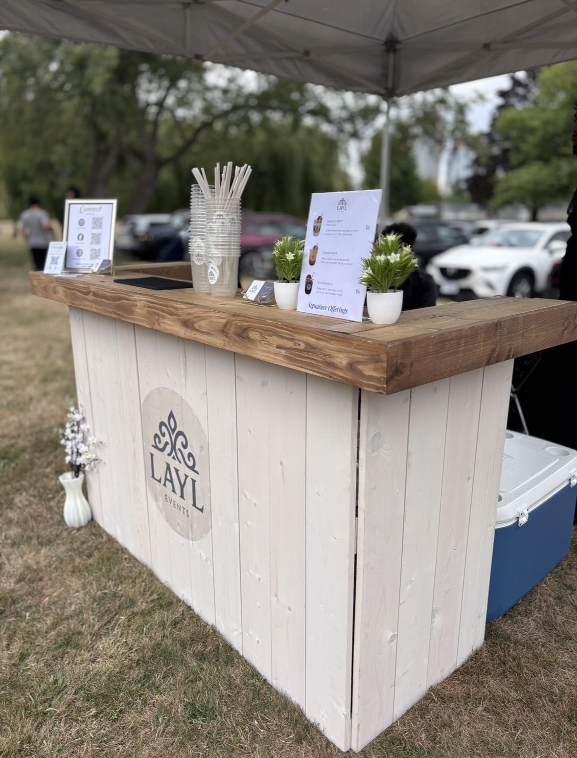 The Layl bar under a tent at the family day